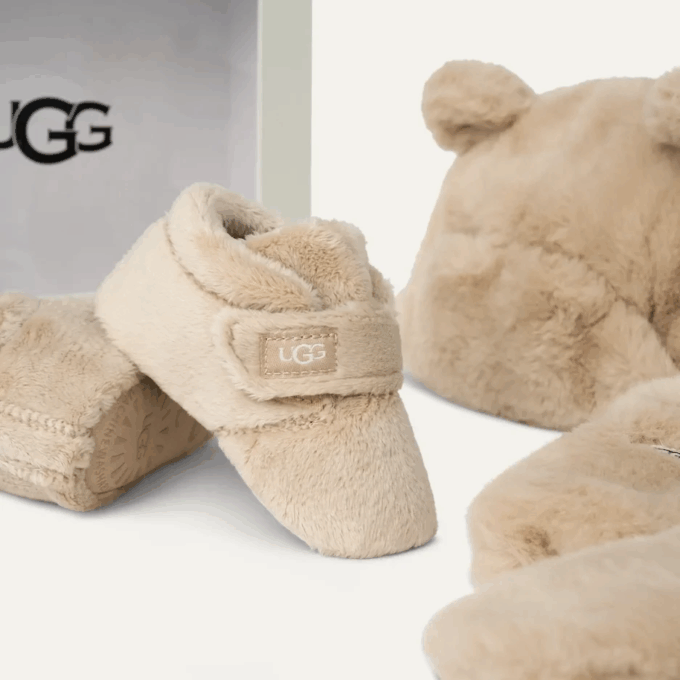 Bixbee-saapas ja hattu- ja lapaset Bixbee-saapas ja hattu- ja lapaset