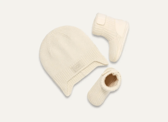 Skylar ja UGG-pipo Skylar ja UGG-pipo
