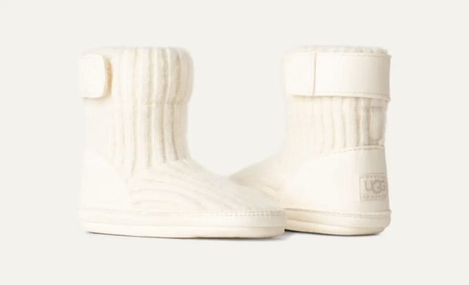 Skylar ja UGG-pipo Skylar ja UGG-pipo