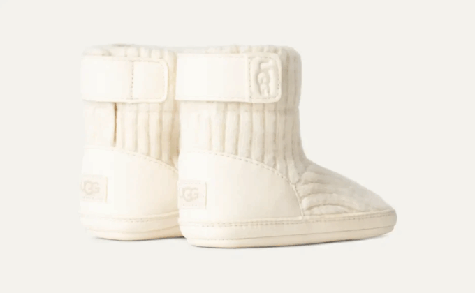 Skylar ja UGG-pipo Skylar ja UGG-pipo